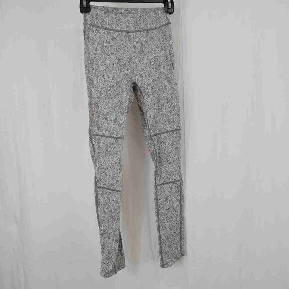 Women’s Gymshark Fleur Textured Charcoal Marl Gray Leggings Size XS.
Waist 10"
R - Picture 1 of 7